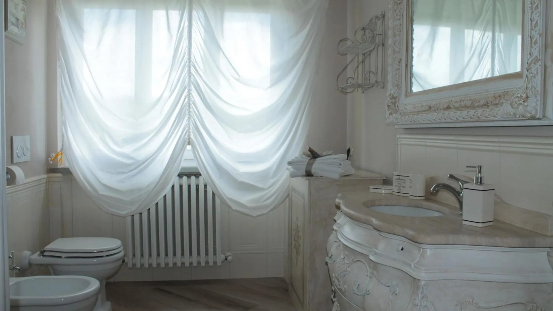 Apartment La Valinfiore Luxuswohnung Mit Pool Montecarlo