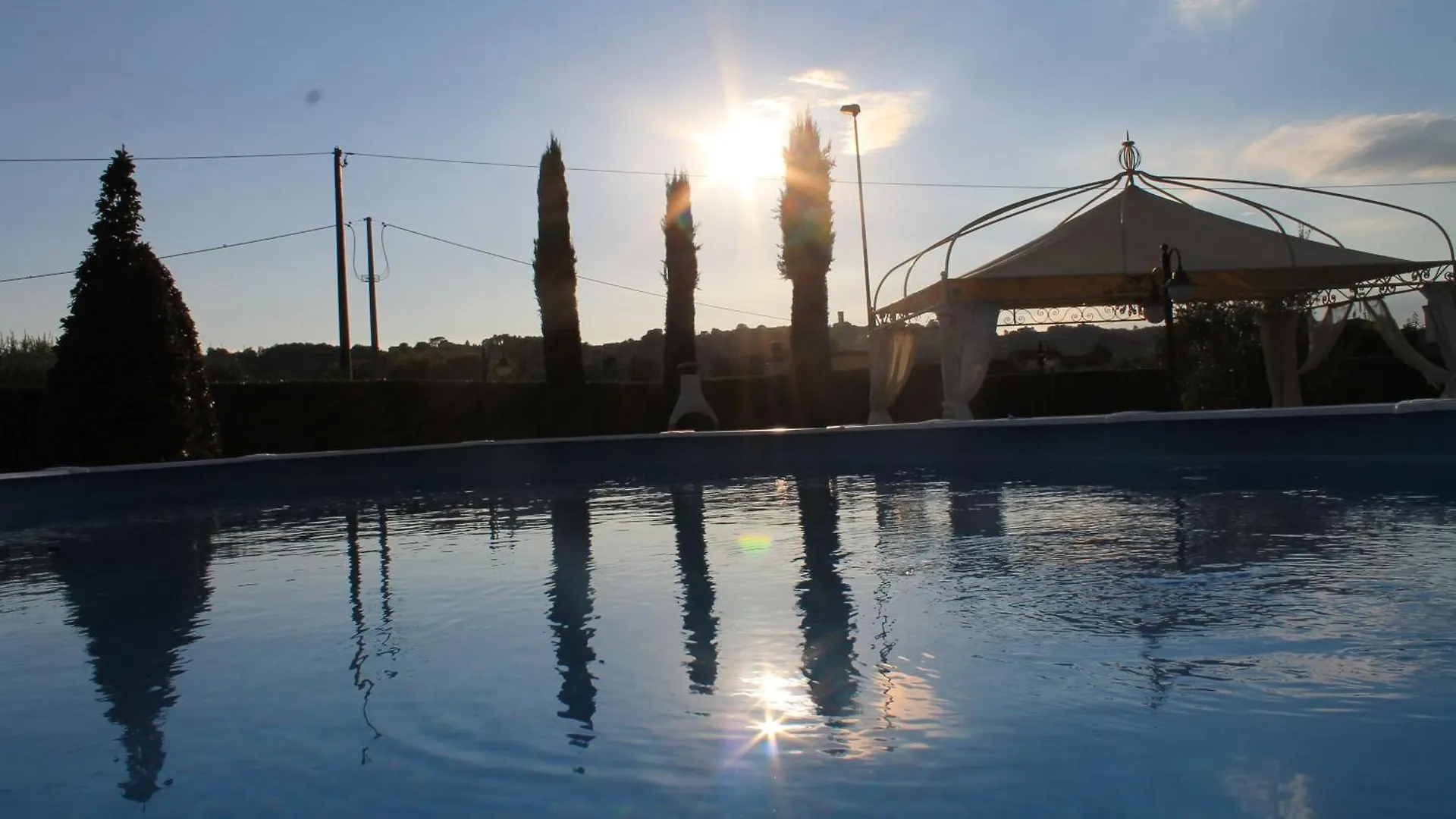 La Valinfiore Luxuswohnung Mit Pool Montecarlo Apartment